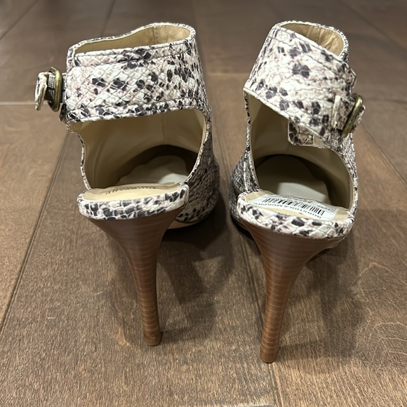 Johnston & Murphy Snake Skin Pattern open back shoes. Size9.5 - Picture 2 of 6